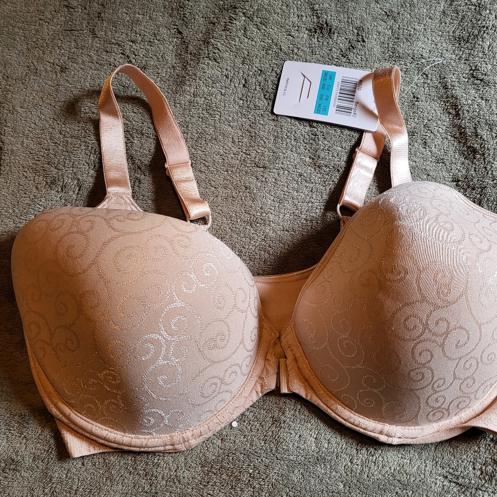 Padded cup bra by Dilmira. Front hook. 36DD